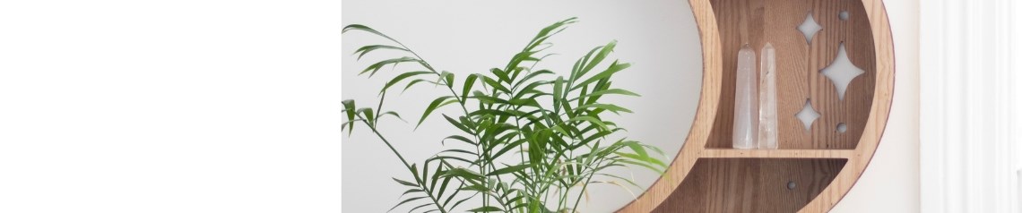 Wholesale decorative shelves including wall shelves and free-standing shelves in gothic, nautical and contemporary styles. Ideal for home decor and retail display use. No minimum order, shipped worldwide.