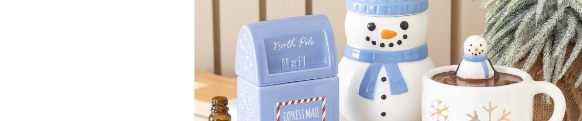 Snow Much Fun: presentes de Natal por grosso com bonecos de neve sorridentes, cachorrinhos brincalhões, canecas, queimadores de óleo e artigos festivos para o lar, ideais para vitrines de inverno alegres. Sem quantidade mínima de encomenda e envio para todo o mundo.