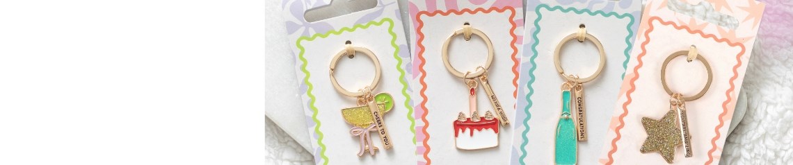 Juhlahankintavalikoima, joka sisältää syntymäpäivälahjoja, kihlajaislahjoja, kiitoslahjoja ja merkkitapahtumien muistolahjoja – suunniteltu elämän erityisimpien hetkien kunniaksi. Huolella valittuja juhlahankintoja lahjatavarakauppoihin, korttimyymälöihin ja verkkokauppoihin, jotka etsivät suosittuja juhlahankintavalikoimia. Juhlahankintojen tukkumyynti ilman minimitilausmäärää ja maailmanlaajuinen toimitus kilpailukykyisin hinnoin.