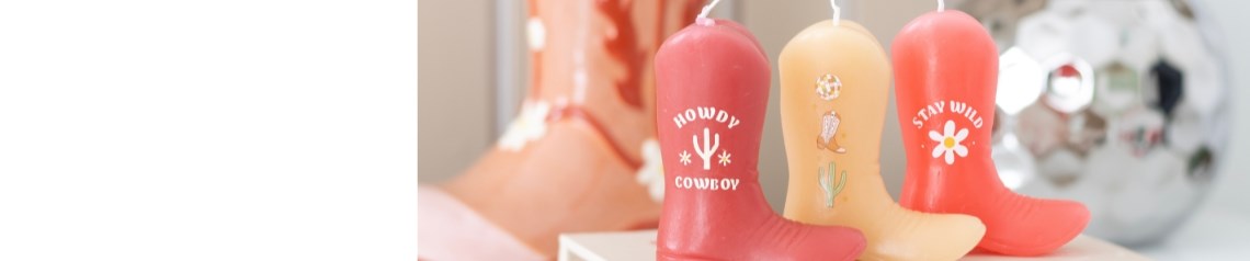 Wholesale gifts for teenagers including trend-driven, fun and of-the-moment accessories such as keyrings, jewellery, stationery and tote bags. Perfect for gift shops and online retailers. No minimum order and worldwide shipping.