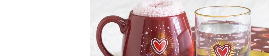 Wholesale Sacred Heart gifts and home decor inspired by tradition and devotion. Features radiant heart symbols, deep reds and gold accents on candles, accessories and decorative items. Soulful, meaningful gifts for modern living. Ideal for boutiques and gift shops. No minimum order, worldwide delivery.