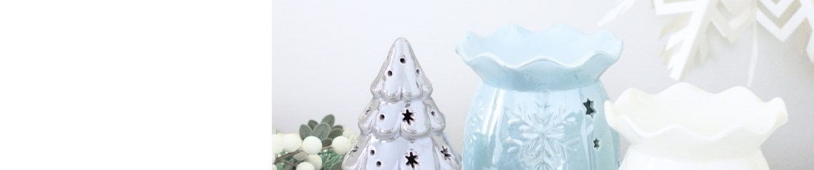 Snow Day wholesale Christmas gifts with shimmering snowflakes, frosty finishes, winter homeware and sparkling seasonal decor for festive retail displays. No minimum order and worldwide shipping.