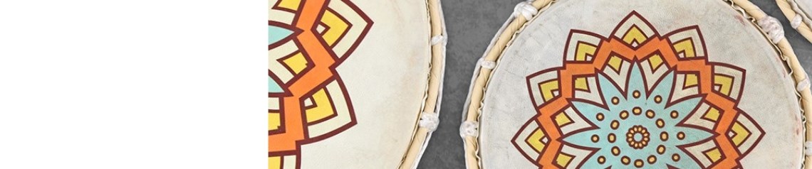 Wholesale Balinese handicrafts including hand-painted suncatchers, carved ornaments and bamboo windchimes. Ethically sourced gifts.