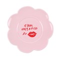 Taza y platillo con borde festoneado «It Was Only a Kiss»