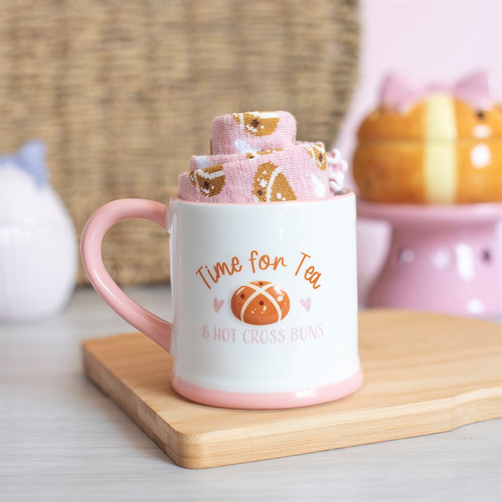 Mugg- och strumpset med motivet ”Time for Tea & Hot Cross Buns”