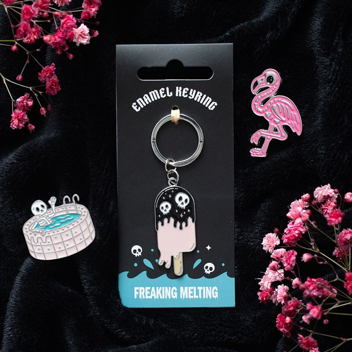 Błyskawicznie topniejący brelok w kształcie lodów