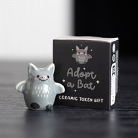 Zestaw 24 ceramicznych upominków „Adopt a Bat” w ekspozytorze