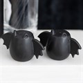 Saliera e pepiera a forma di ali di pipistrello