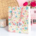 The Floral Edit : sac cadeau à imprimé floral
